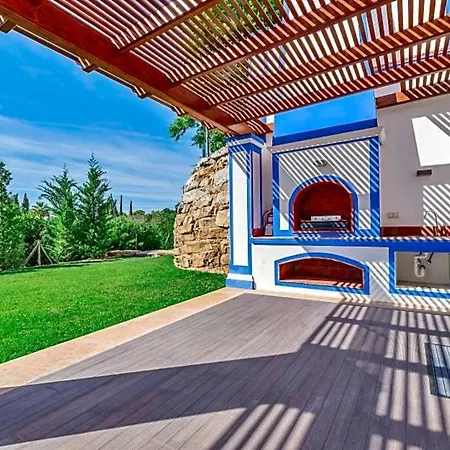 Sleeps 12 Pool Air Con Wifi