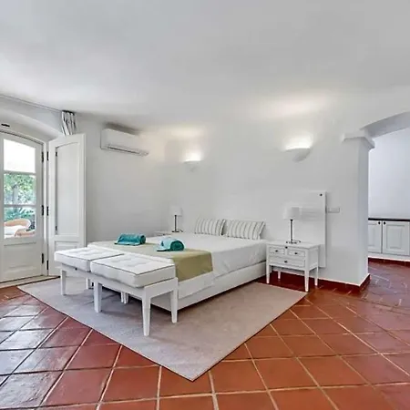 Sleeps 12 Pool Air Con Wifi Villa
