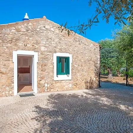 Sleeps 12 Pool Air Con Wifi