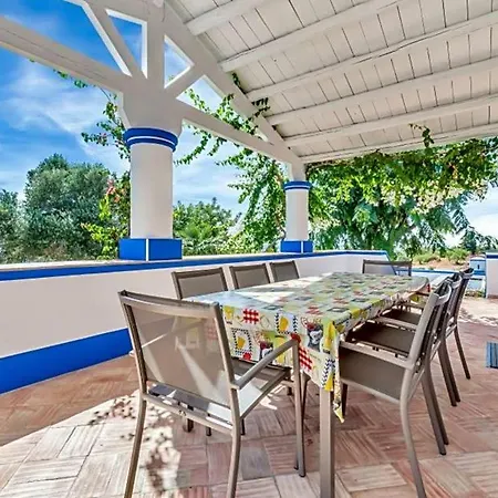 Villa Sleeps 12 Pool Air Con Wifi